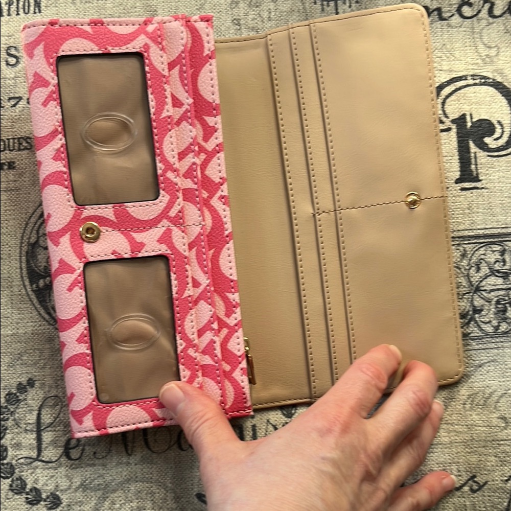 GUESS Pink Logo Continental Wallet - Picture 3 of 3
